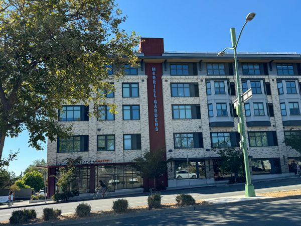 Merrill Gardens at Rockridge - image 1
