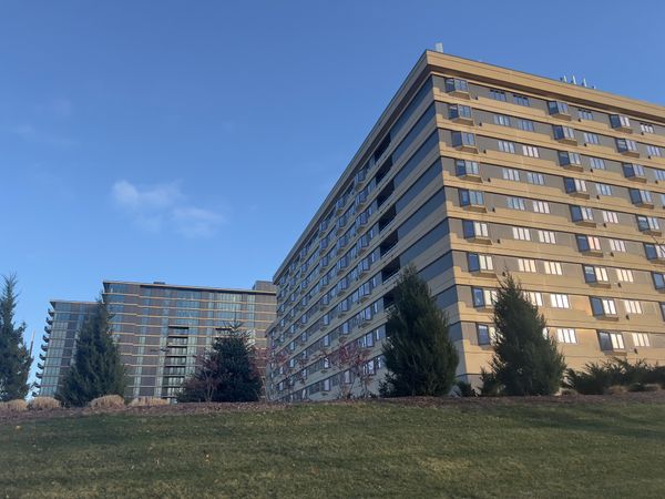 Camillus Court West - image 1