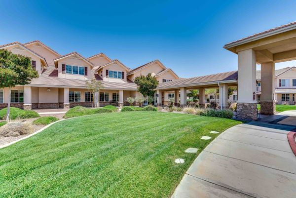 Solstice Senior Living At Apple Valley - image 1