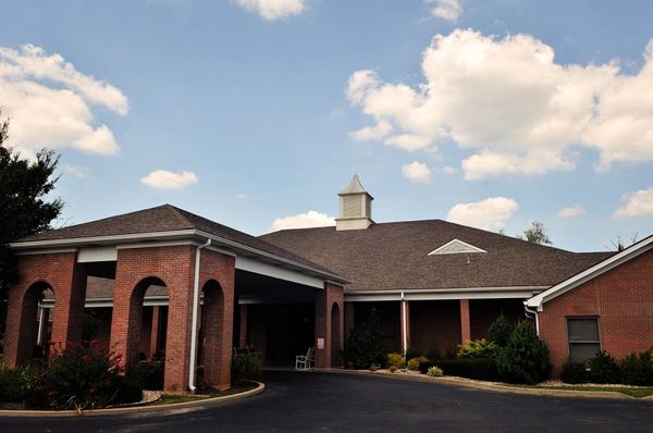 Windsor Gardens of Bardstown - image 1