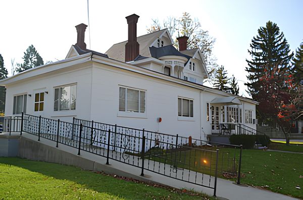 Buckeye Rest Home - image 1