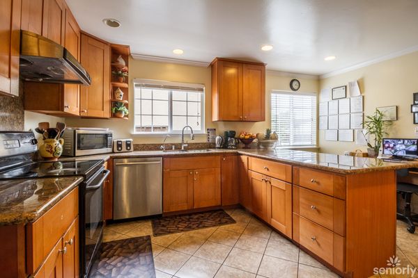 Mariner's Green Residential Care - image 1