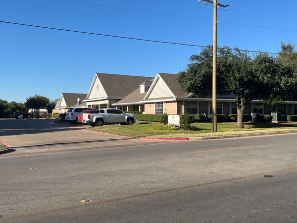Cleburne Court - image 1
