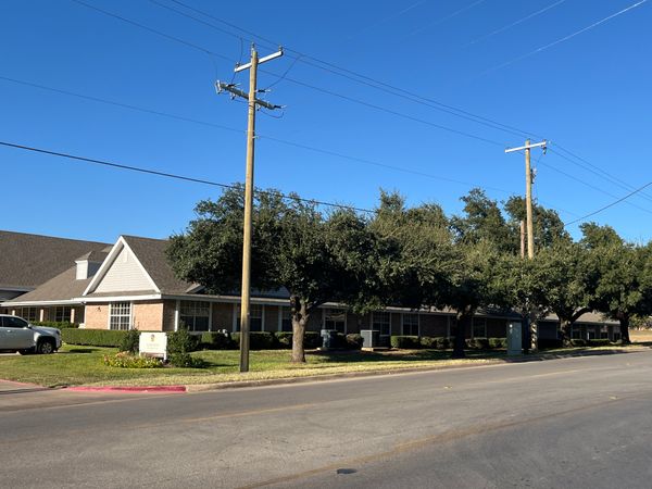 Cleburne Court - image 1