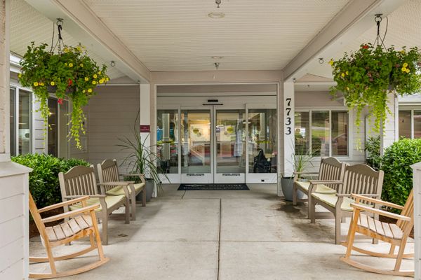 Edgewood Point Senior Living - image 1