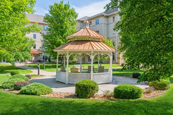 The Wellstead Of Rogers And Diamondcrest Senior Living - image 1