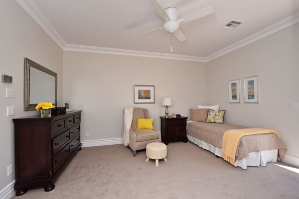 Paradise Living Centers Central Phoenix - image 1
