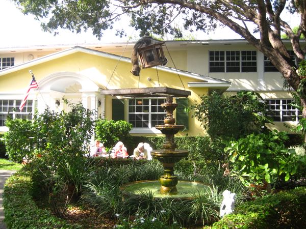 Bay Oaks Historic Retirement Residence - image 1