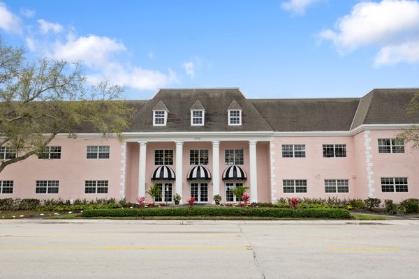 Williamsburg Landing - image 1