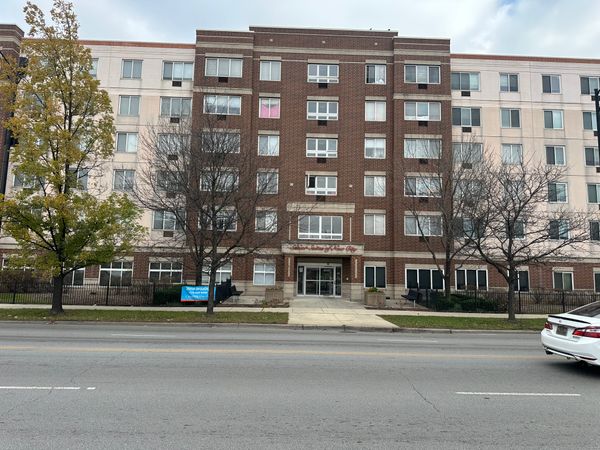 Senior Suites New City - image 1