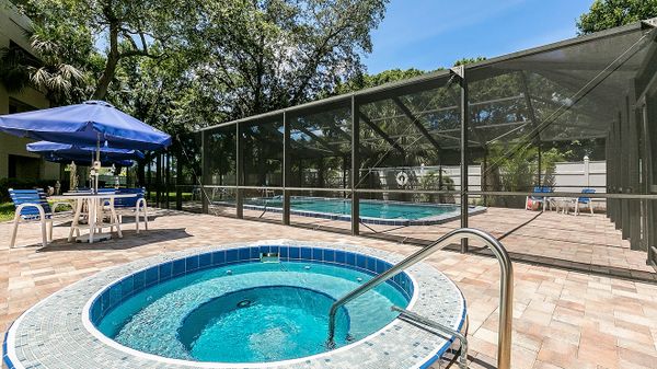 Belleair Towers - image 1
