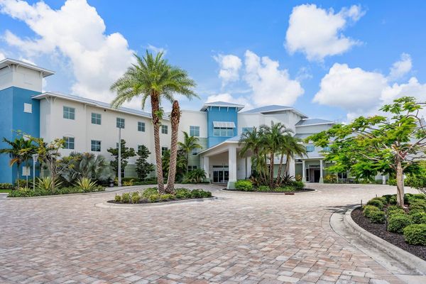 Luxe Senior Living at Jupiter - image 1