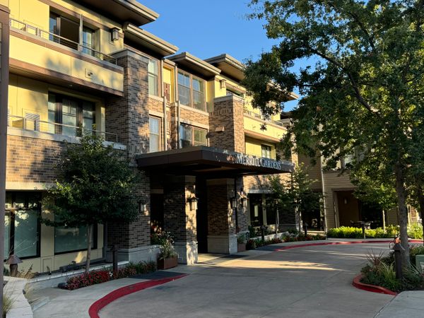 Merrill Gardens at Lafayette - image 1