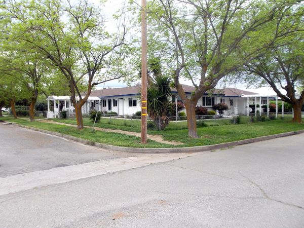 Mrs Love's Guest House - image 1