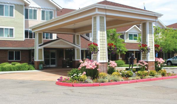 Salmon Creek Gracious Retirement Living - image 1