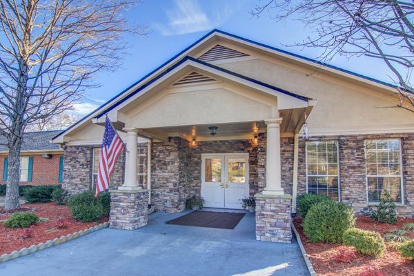 Manchester Court Assisted Living & Memory Care - image 1