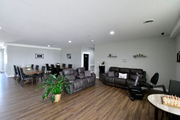 Two Hearts Homes For Seniors - image 1