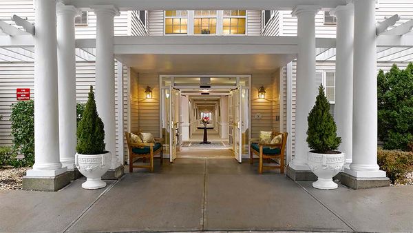 Atria Briarcliff Manor - image 1