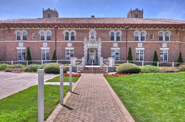 The Ivy at Golden Gate - image 1