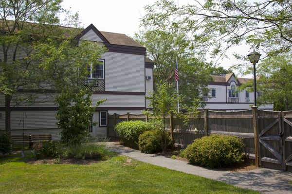 Village House Nursing & Rehabilitation Center - image 1