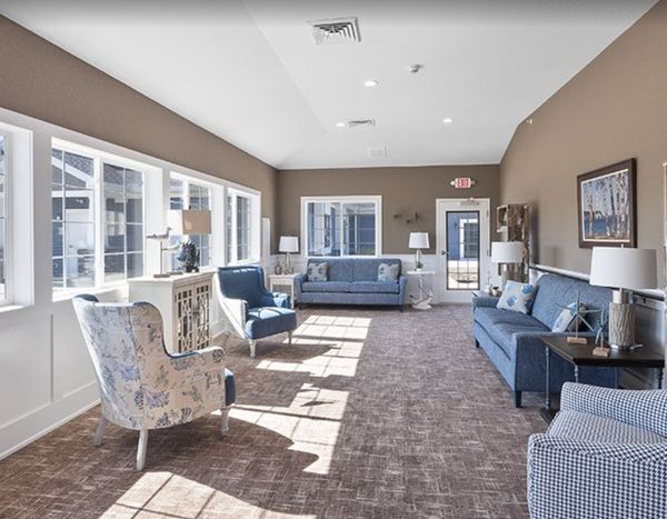 Hampton Manor Of Van Buren - image 1