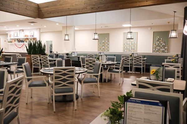 Carlton Senior Living Downtown Pleasant Hill - image 1
