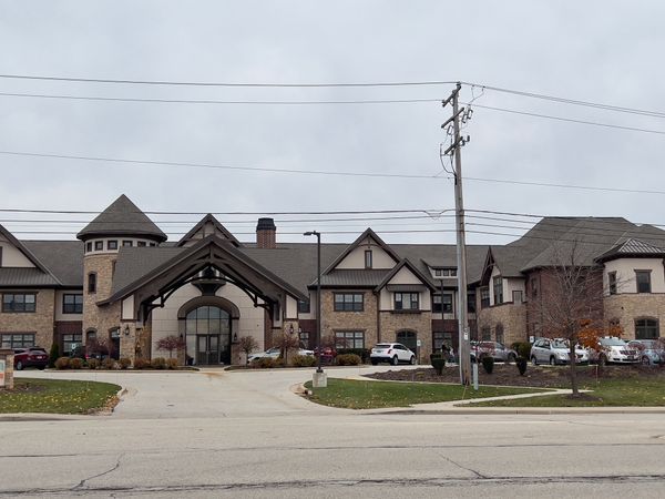 Heartis Village Brookfield Assisted Living - image 1