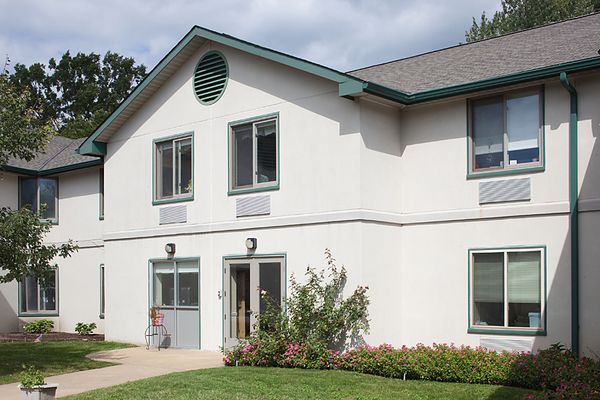 Naamans Creek Country Manor - image 1