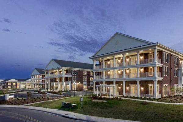 Merrill Gardens At Madison - image 1