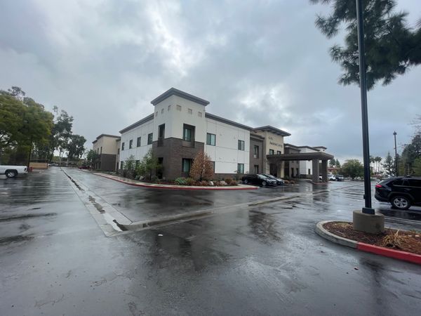 Aqua Ridge Of Montclair - image 1