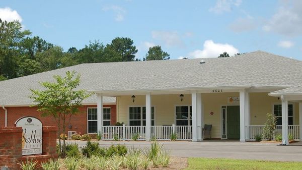 BeeHive Homes of Lynn Haven - image 1