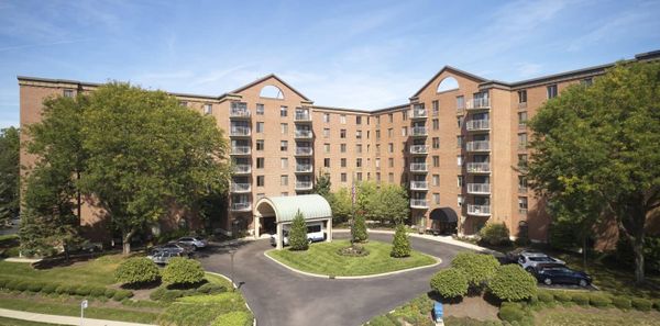 Glass Peaks Senior Living - image 1