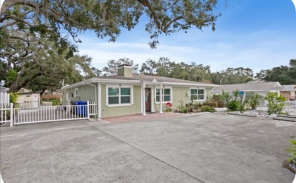Sunrise Gardens - image 1