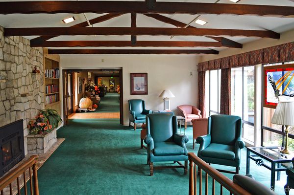 Valley Pines Assisted Living - image 1