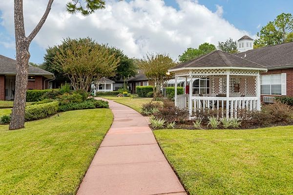 Brookdale Memorial Oaks - image 1