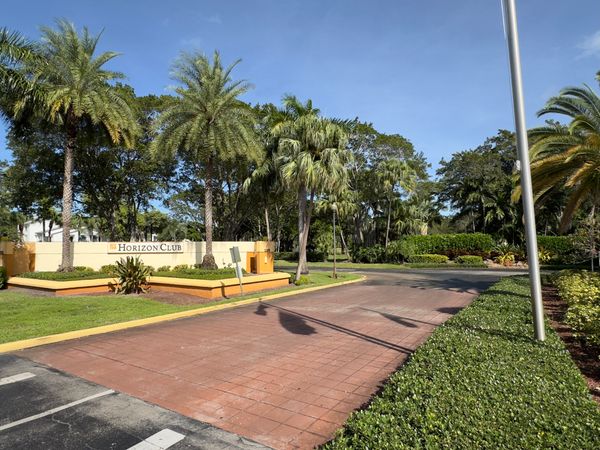 The Horizon Club - image 1