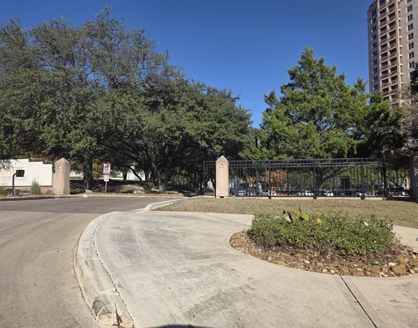 Parklane West Healthcare Center - image 1