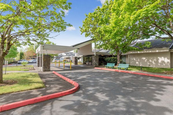 Holiday Summerfield Estates - image 1