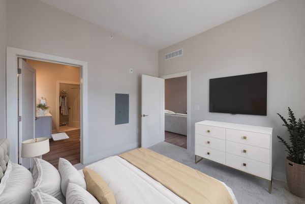 Acclaim at the Hill - image 1