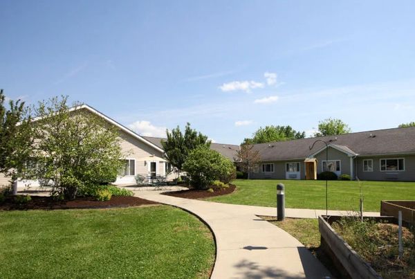 Highlands Square - image 1