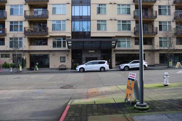 Aljoya Mercer Island - image 1