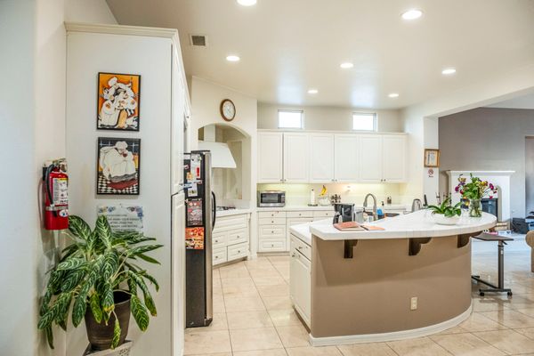Sunny Villa - image 1