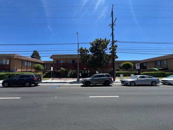 Chateau Long Beach - image 1