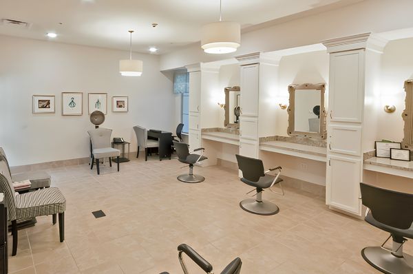 Wood Glen Court Assisted Living - image 1