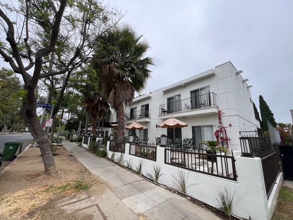 Melrose Gardens - image 1