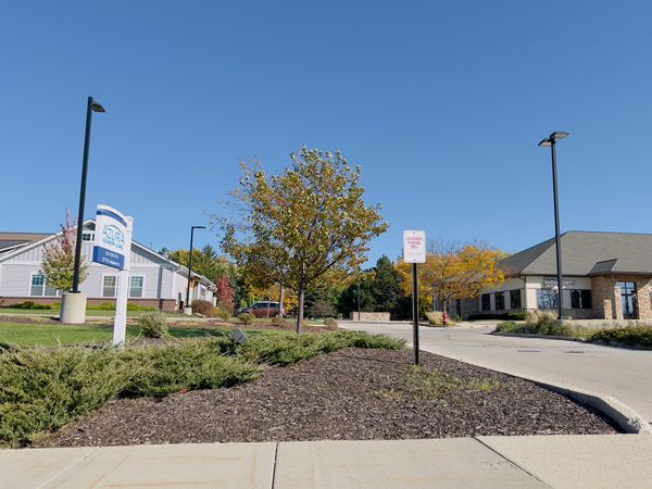 Azura Memory Care Of Oak Creek II - image 1