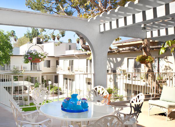 Regency Park Oak Knoll - image 1