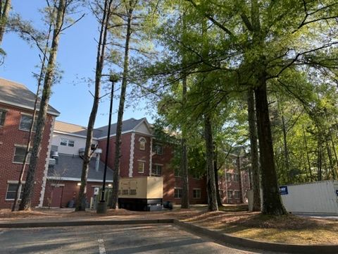 Dunwoody Place - image 1