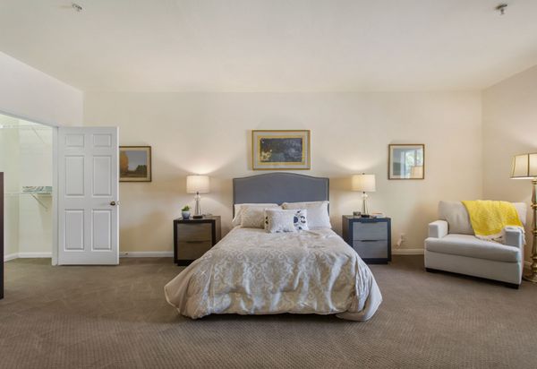 The Villas by Astoria Park - image 1