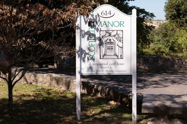 Scofield Manor - image 1